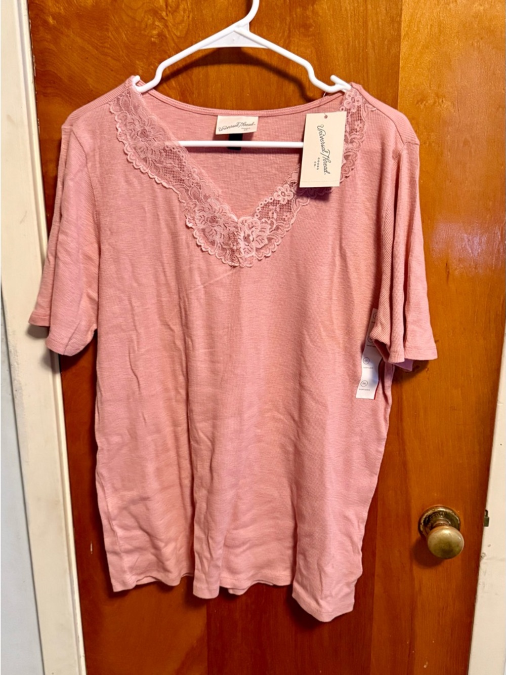 NWT Universal Thread Short Sleeve Lace Trim V-Neck Top - Picture 2 of 11